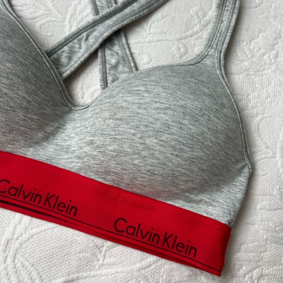 ❤️Calvin Klein Bra❤️ - Picture 4 of 7